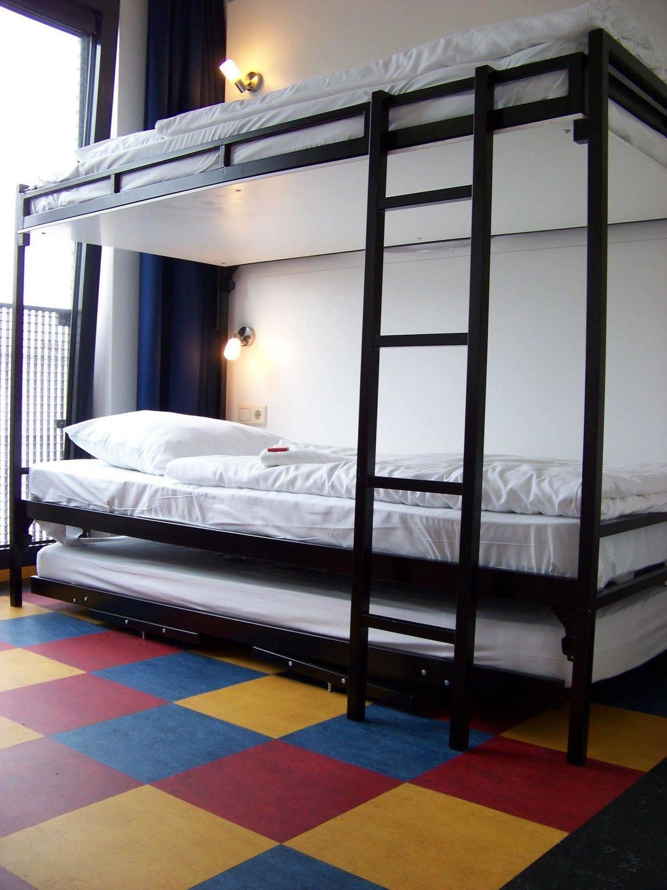 Bud Gett Hostels Groningen Bagian luar foto